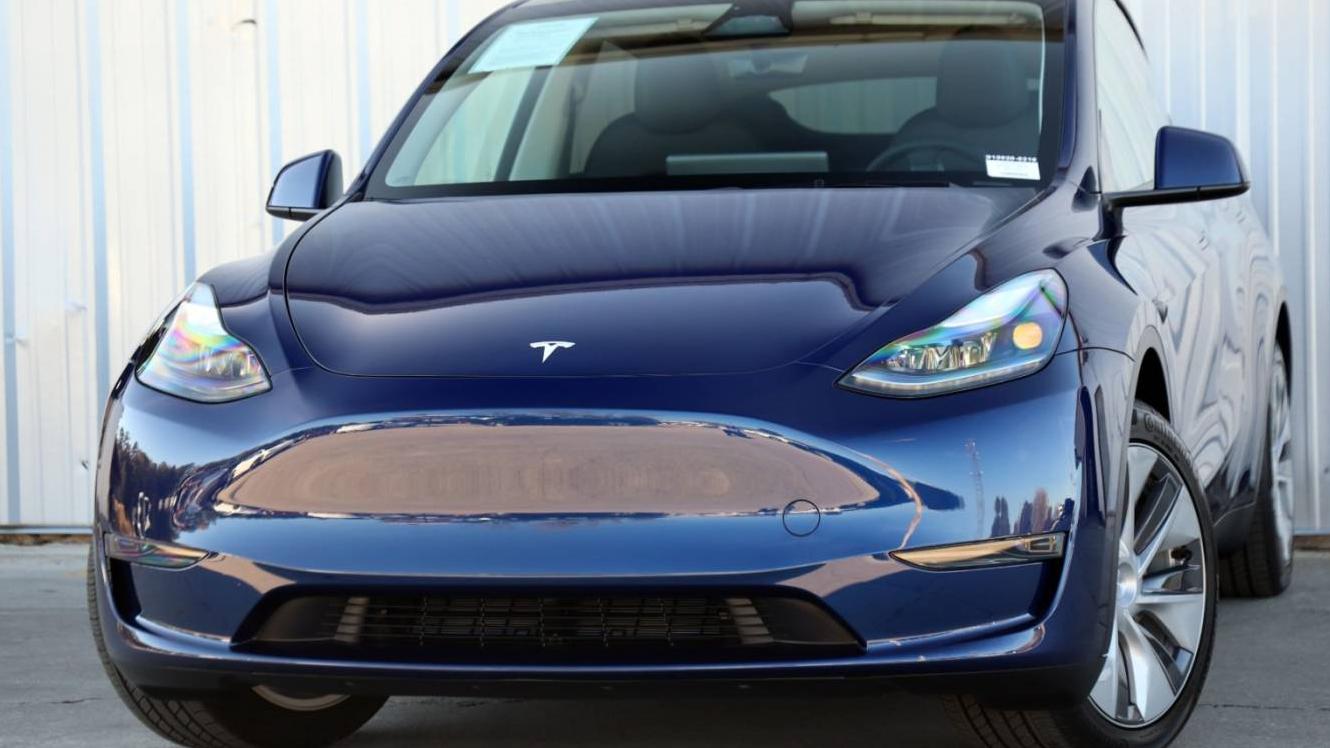 TESLA MODEL Y 2024 7SAYGDED1RF015920 image